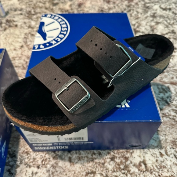 Birkenstock Sandals 🖤 - Picture 3 of 13